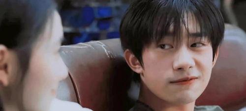 娱乐吃瓜记者拍摄,娱乐圈幕后真相，吃瓜记者现场直击  第1张